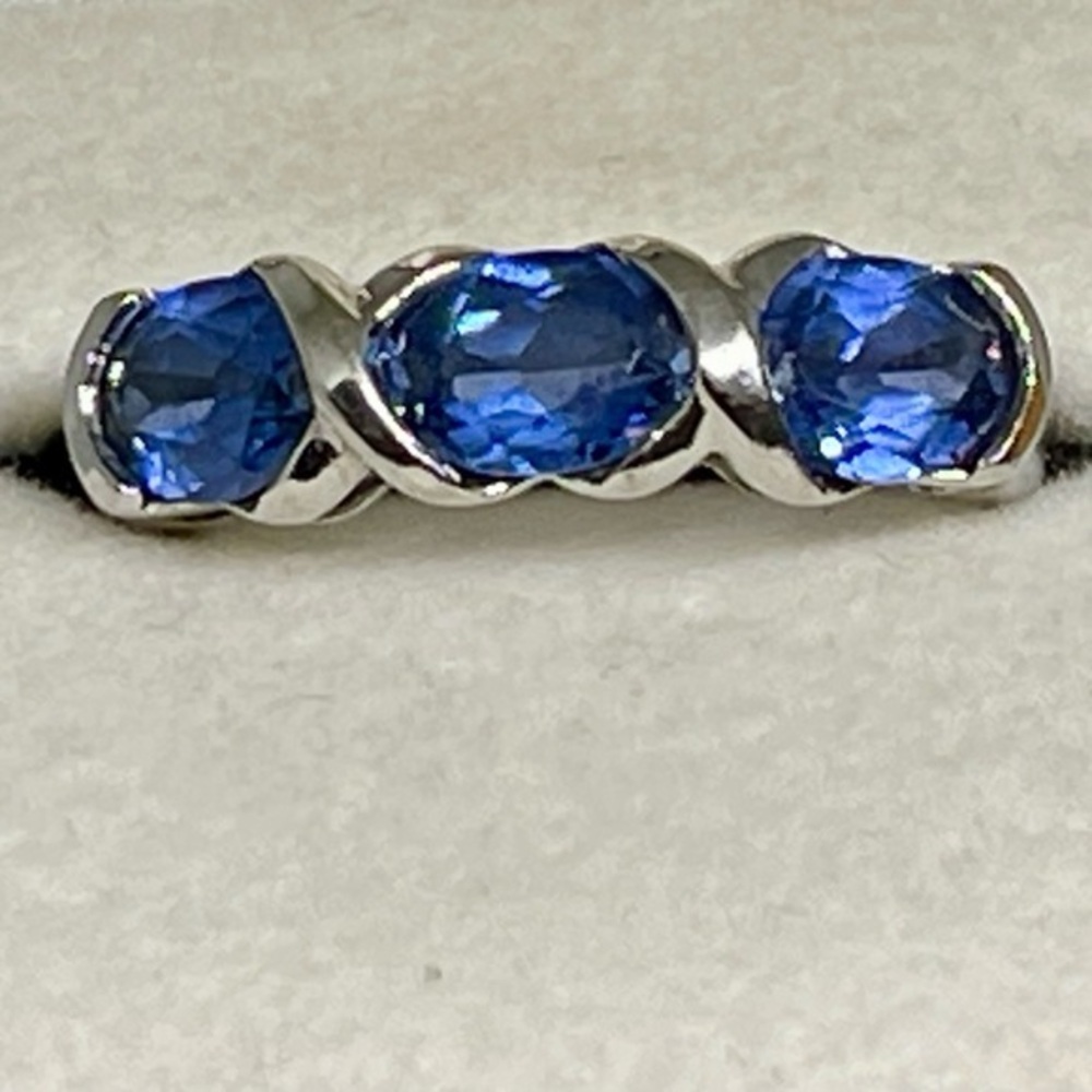 925 Sterling Sapphire Blue Ring Sz 8 Three Stone